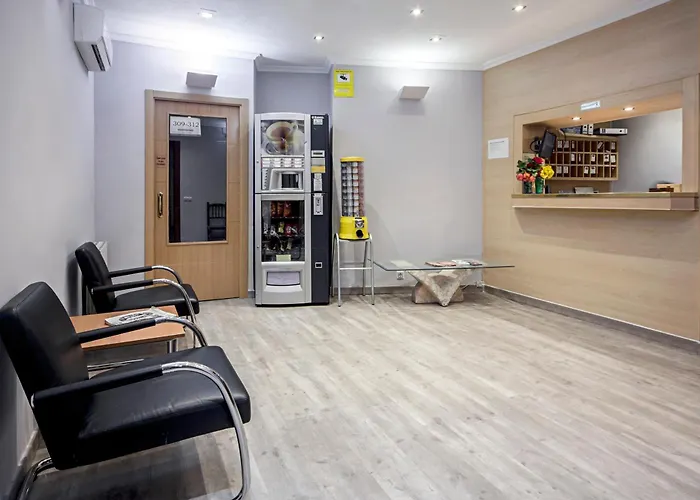 Hostal Inter Plaza Mayor Auto Check InPousada